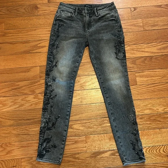 Driftwood Jackie Embroidered Skinny Jeans Black - Picture 2 of 8